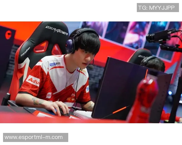 电竞比分分析平精英赛事中FPX进攻策略的优缺点及其影响